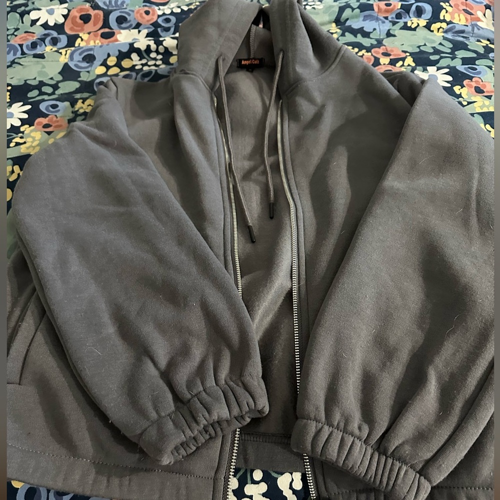 Woman’s Sweatshirt - Picture 2 of 2